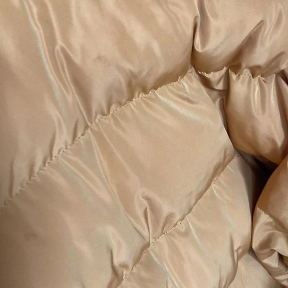 Kendall & Kylie Crop Puffer - Picture 9 of 10